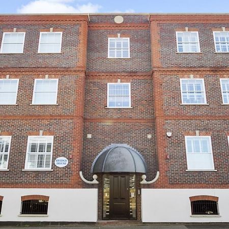 스테인스 Flat 3 Bridge House 아파트 외부 사진