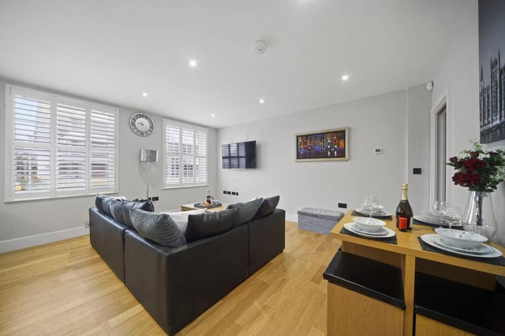 스테인스 Flat 3 Bridge House 아파트 외부 사진